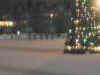 SkatingLineOfSkaters2_Medium.JPG (40214 bytes)
